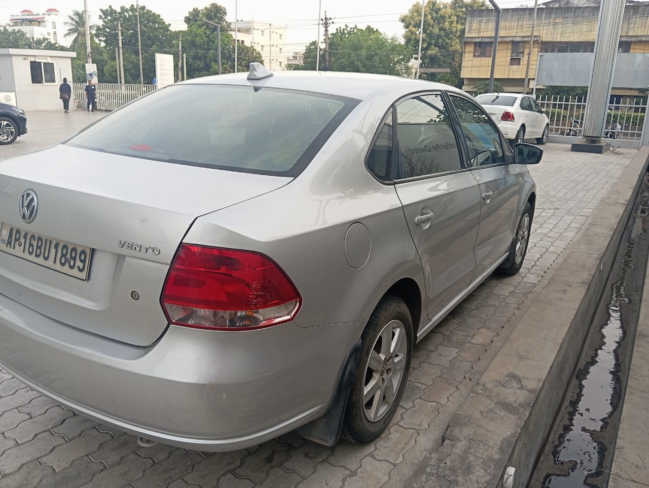 Volkswagen Vento(2010-2012) Comfortline Petrol